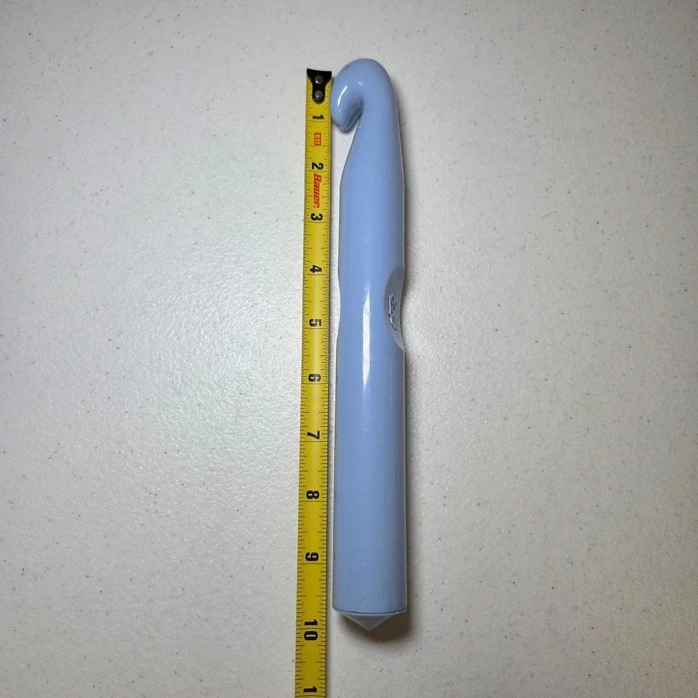 Boye T30 30mm Large Crochet Hook Blue Plastic Jumbo Ergonomic 10 Inch
